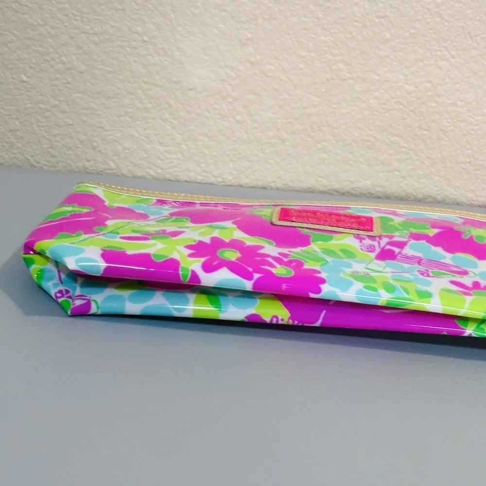 Lilly Pulitzer Green Pink Blue Vinyl Zip Top Cosmetic Case Bag Storage Pretty